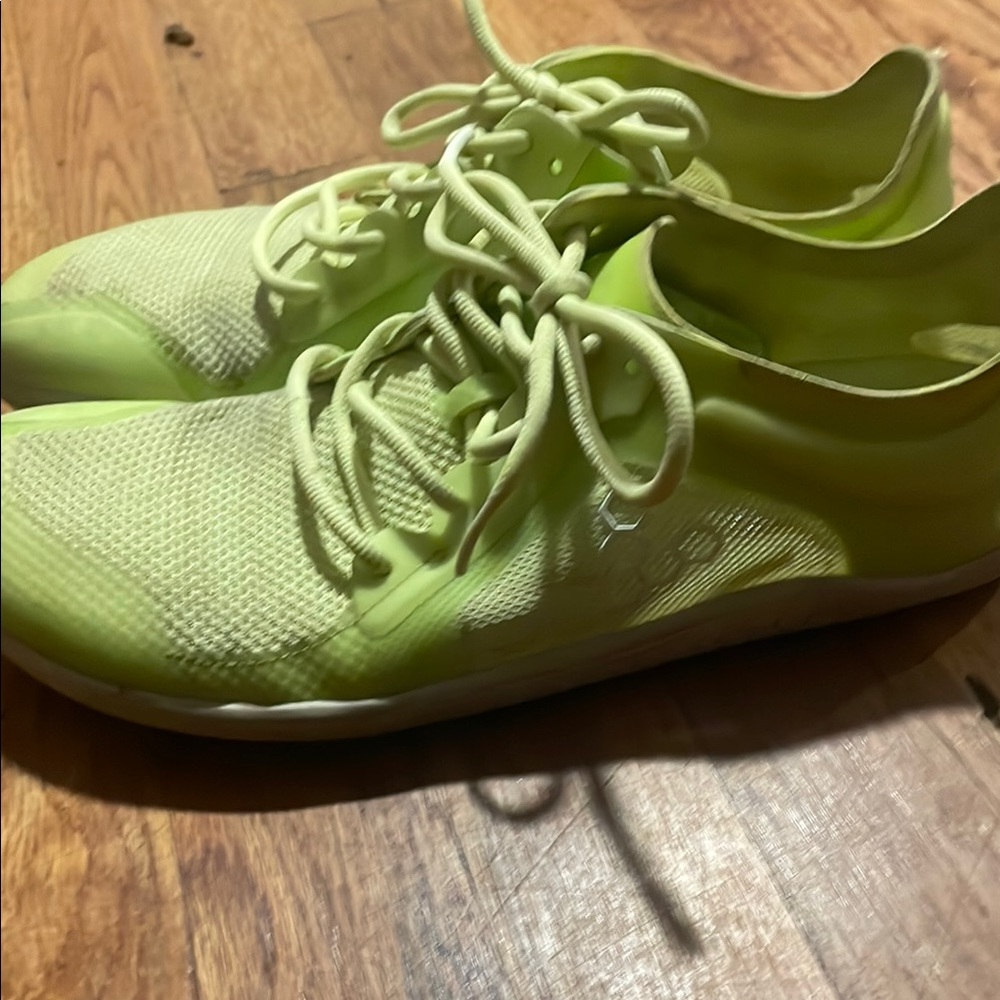 Neon yellow Vivo Barefoot Primus lite